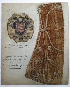 Fragment de broderie ornementale, vue du montage, Lille, musée de l'Hospice Comtesse © EPHE - PSL (A. Okecki)