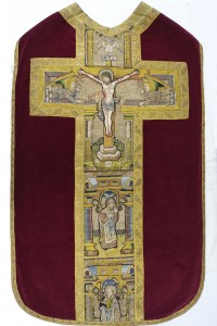 Chasuble dite d'Hautvillers-Ouville, vue du dos, Amiens, cathedrale Notre-Dame © CAOA Somme